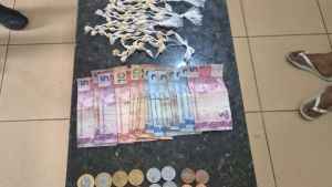 Abordagem em área conhecida pelo tráfico termina com prisão em São Carlos