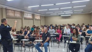 Secretaria de Educação realiza reunião mensal de alinhamento com diretores da rede municipal