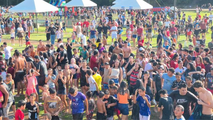 Milhares de pessoas participaram da festa do Dia das Crianças promovida pela Prefeitura de Ibaté