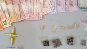 Suspeito é detido após Guarda Municipal localizar sacola com drogas perto de PSF