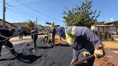 Prefeitura de Ibaté intensifica operação tapa-buracos com mais de 20 toneladas de massa asfáltica