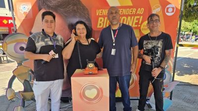 Big Fone movimenta Praça do Mercado e reúne centenas de fãs em ação da ACISC em São Carlos