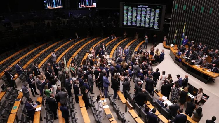8/1: Congresso derruba veto ao PL da Dosimetria e beneficia condenados
