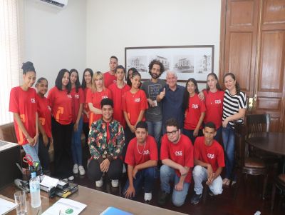 Projeto Visite a Câmara recebeu estudantes do CEJA São Carlos