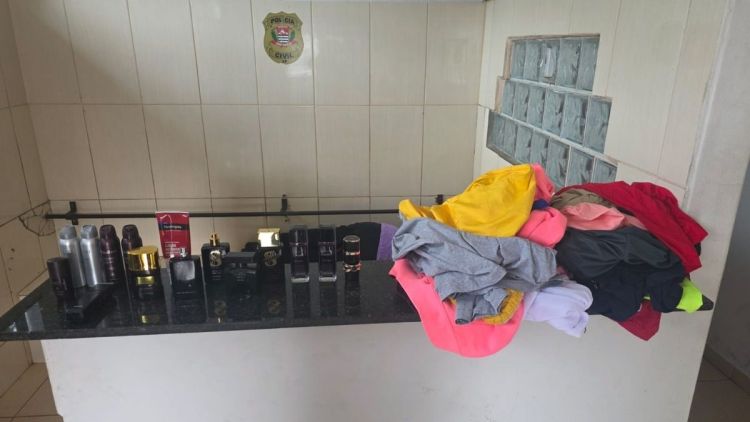 Suspeita é detida após invadir casa e separar objetos para furto em São Carlos