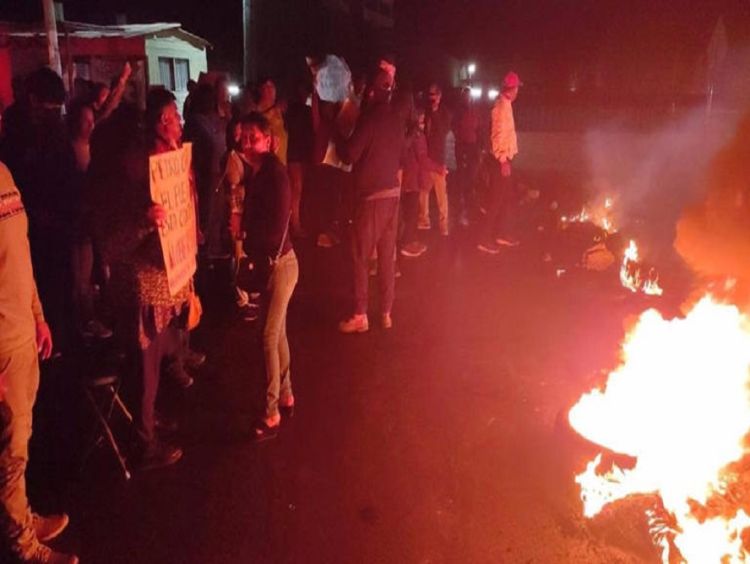 Protestos no Peru forçam o encerramento do aeroporto, deixando pelo menos 14 feridos