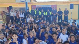 Teatro de Fantoches ensina segurança no trânsito de forma divertida às crianças de Ibaté