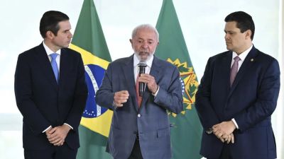 'Congresso inimigo do povo' domina redes em críticas contra parlamentares