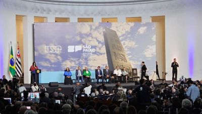 Roselei acompanha posse do novo reitor da USP em São Paulo