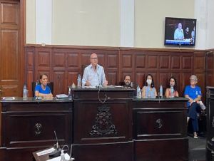 Robertinho Mori presidiu audiência pública que discutiu atendimento aos autistas no município