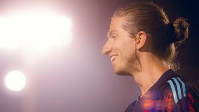 Flamengo anuncia renovação do técnico Filipe Luís