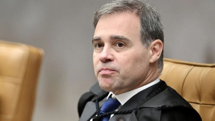 Mendonça vota para manter prisão de primo de Vorcaro; Gilmar pede vista