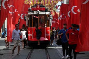 Turquia aumenta juros para 30% e fortalece postura dura