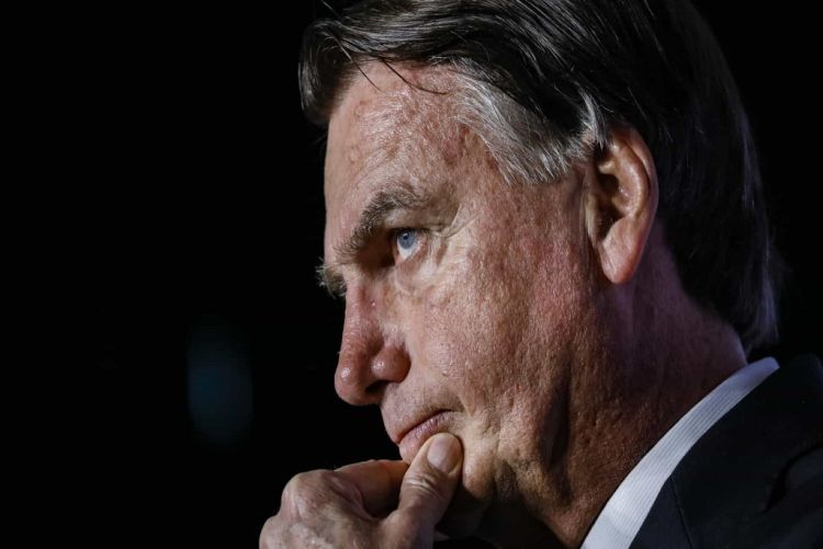 Bolsonaro critica reforma tributária e fala em &#039;traíras&#039; após voto a favor de seus apoiadores