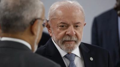Lula diz que "nunca foi esquerdista" em conversa no G7