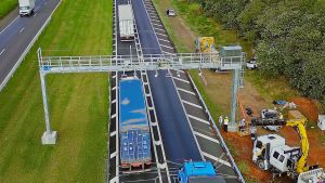 Tecnologia de pesagem em movimento começa a ser implantada na SP-310 em Araraquara