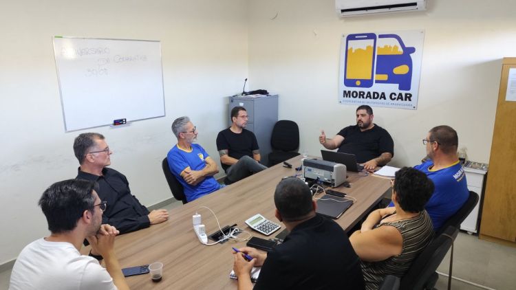 Prefeitura inicia estudos para implantar pontos de parada para motoristas de aplicativo no Centro