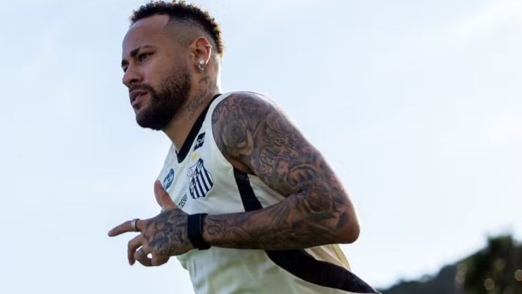 Neymar faz primeiro treino com bola no Santos após cirurgia