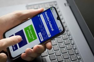 Receita libera declaração pré-preenchida do IR com todos os dados nesta terça