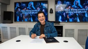 Régis Danese assina com a Universal Music Christian Group e anuncia projeto "Casa de Milagres"