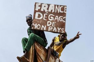 Protestos no Níger exigem retirada das forças francesas