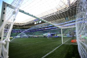 Palmeiras rescinde contrato com empresa que instalou gramado sintético; entenda o que muda