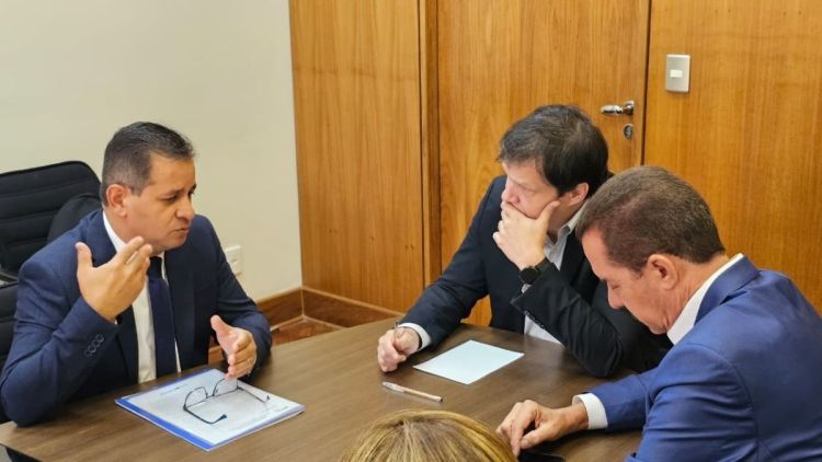 Netto e Roselei fazem gestões por obras na Educação