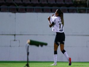 Corinthians bate Cruzeiro na ida das quartas do Brasileiro Feminino