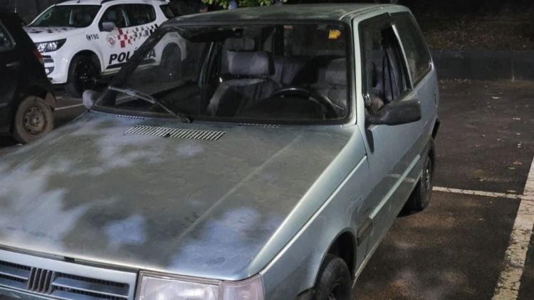 Fiat Uno furtado em Araraquara é localizado pela Polícia Militar em São Carlos