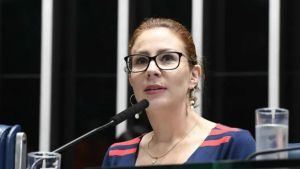 Moraes anula decisão da Câmara e determina perda do mandato de Zambelli