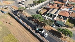 Rua Miguel Petrucelli recebe pavimentação no Jardim Ipanema com investimento de R$ 240 mil