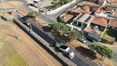 Rua Miguel Petrucelli recebe pavimentação no Jardim Ipanema com investimento de R$ 240 mil