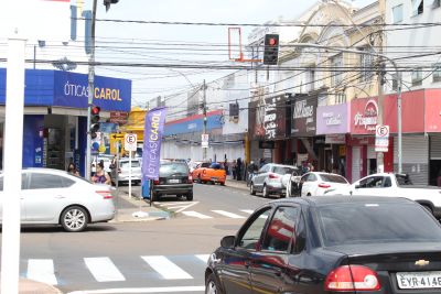 Comércio de São Carlos estará aberto neste sábado (07) até às 17h