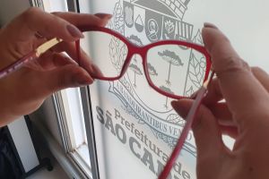 Prefeitura vai fornecer 5.600 óculos para pacientes SUS