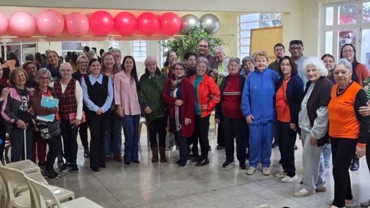 Palestra conscientiza idosos sobre direitos e combate à violência