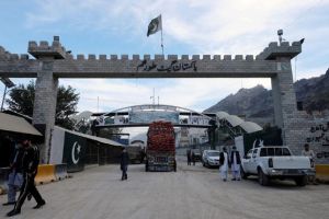 Fronteira entre Afeganistão e Paquistão é reaberta após negociações
