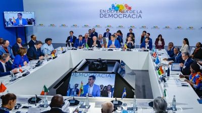 Pobres não podem pagar por irresponsabilidade das guerras, diz Lula