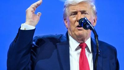 Não quero usar a força, só quero a Groenlândia, diz Trump