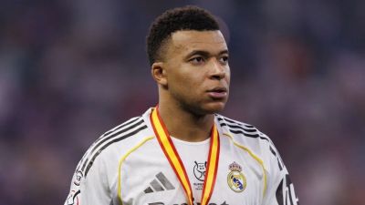 Real Madrid confirma lesão de Mbappé a menos de dois meses para a Copa