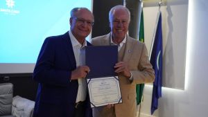 Santa Casa recebe vice-presidente Geraldo Alckmin em visita institucional
