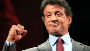 Sylvester Stallone defende uso de IA no cinema e já propôs rejuvenescer Rambo com a tecnologia