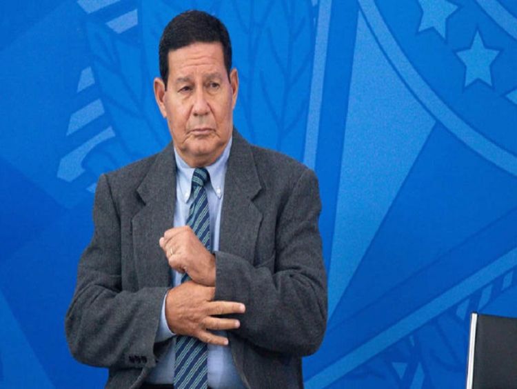 Mourão ataca Moraes por multa ao PL e diz que &#039;chegou a hora&#039; de a direita reagir