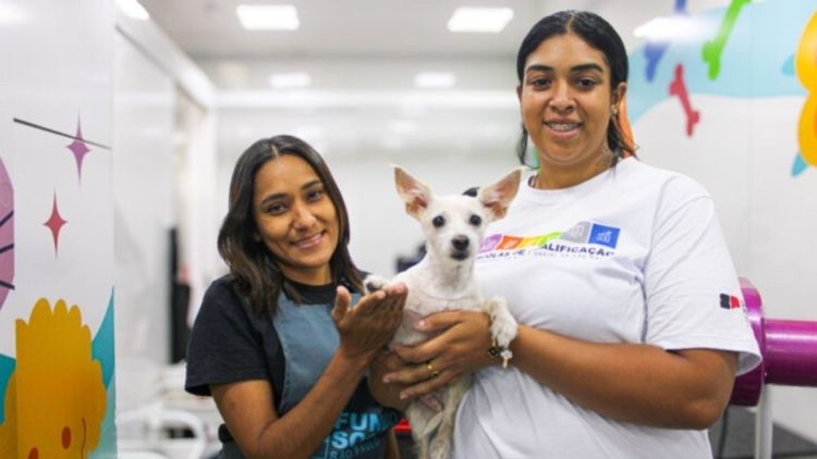 Carreta do Programa Caminho da Capacitação estaciona em São Carlos no dia 9 de março com o cursos de Banho e Tosa
