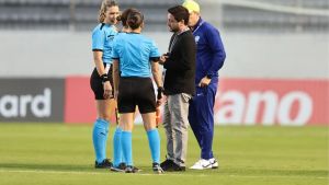 Arthur Elias cobra Conmebol por estrutura da Copa América Feminina