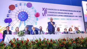 Brasil reduz transmissão do HIV vertical e pede certificado da Opas