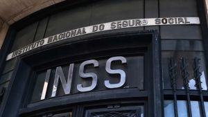 Fila do INSS cai para 1,55 milhão em julho, com alta de 66,5% nos pedidos negados em 2026