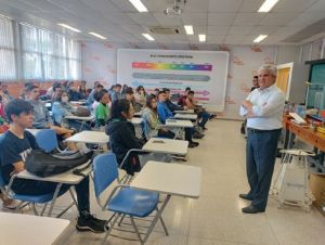 Alunos de Mato Grosso do Sul visitam USP de São Carlos