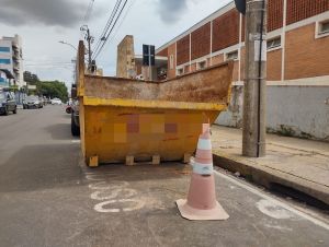 Moisés Lazarine  requer explicações sobre caçamba colocada em vaga de idoso