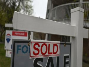 Por que Canadá proibiu estrangeiros de comprar casas no país