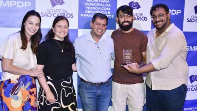Expressando Emoções: arte música e movimento lota teatro municipal durante a semana da deficiência